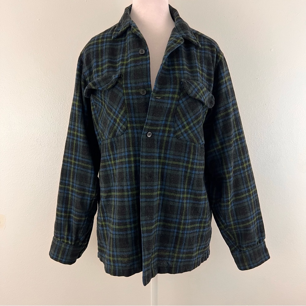 Vintage 1970s plaid Pendleton oversized wool button up